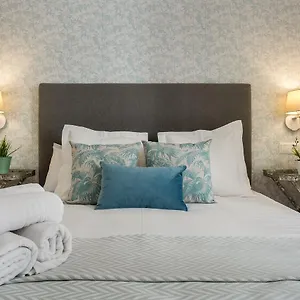 https://genteel-home-picasso.1costadelsol.com